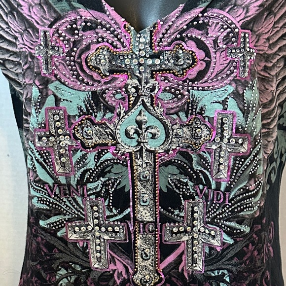 Angels and Diamonds Women's Black and Pink Graphic V-Neck Top medium - Picture 3 of 11